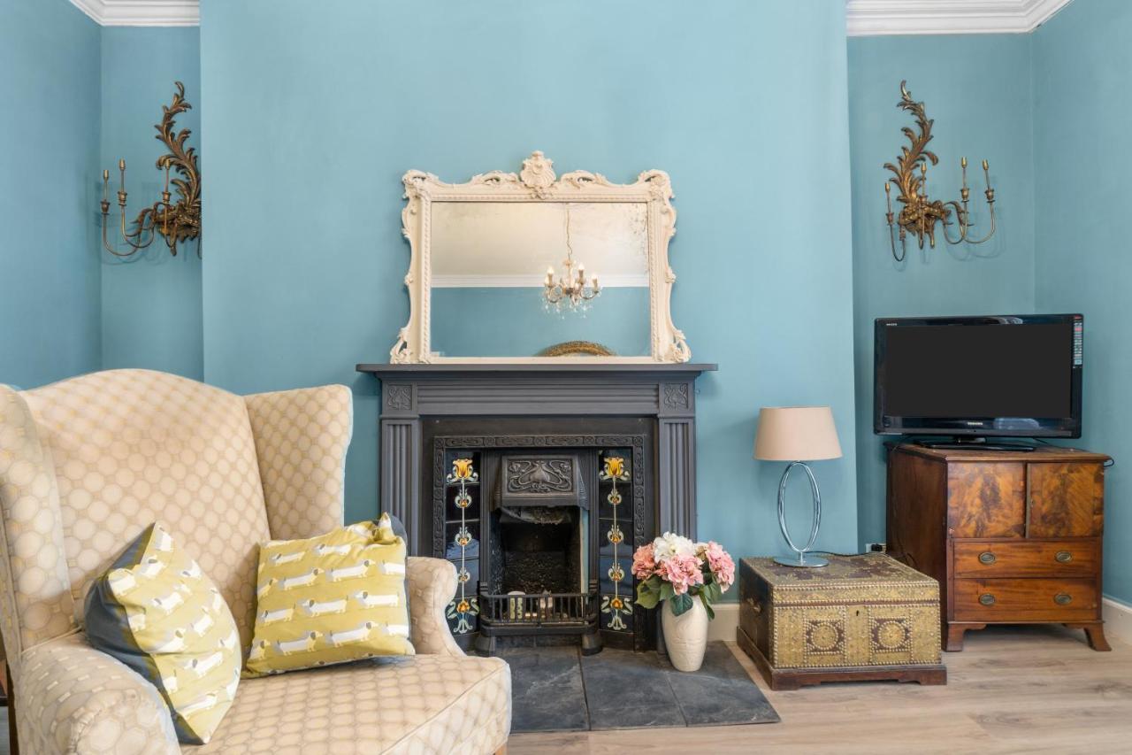 Moriarty'S Mess Apartment Plymouth Bagian luar foto