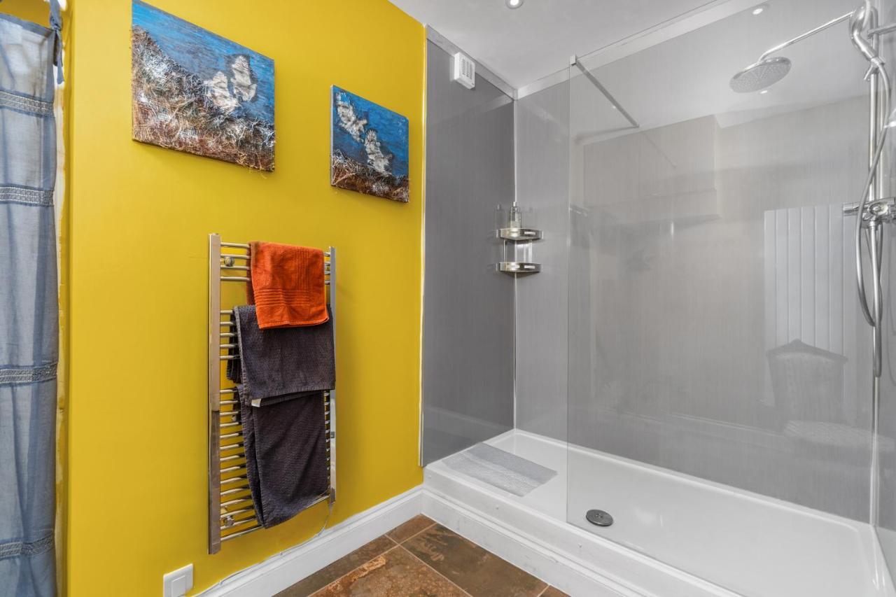 Moriarty'S Mess Apartment Plymouth Bagian luar foto